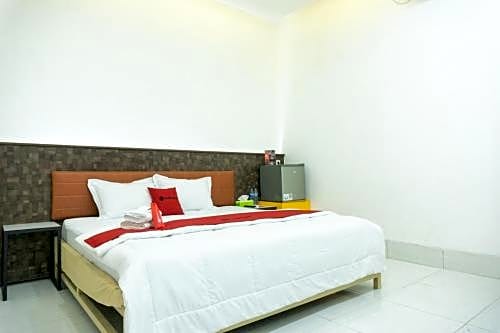 RedDoorz Plus @ Ende City Center