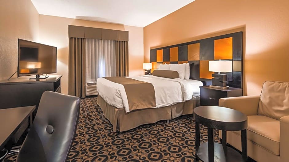 Best Western Plus Airport Inn & Suites