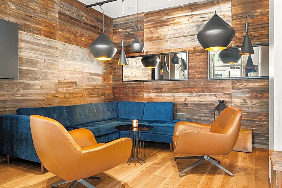 Clarion Hotel Admiral