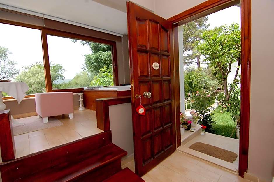 Beyaz Ev Agva - Adult only +15