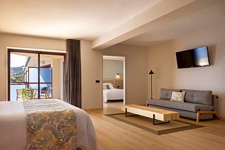 Deluxe Family Suite