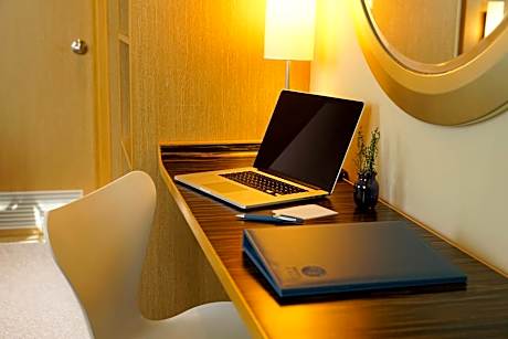 COZi Double Room with Side Sea View