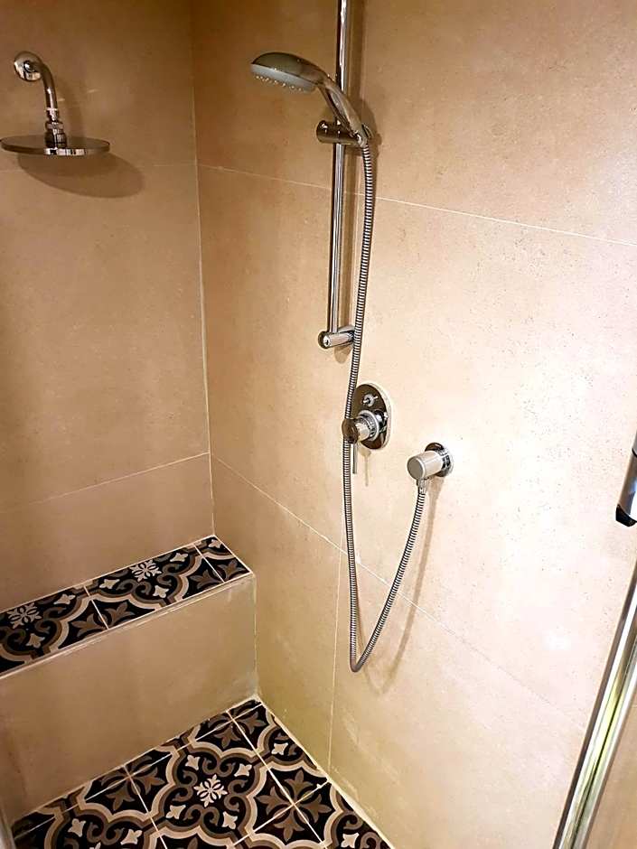 Neot Golf, Ziv's Place