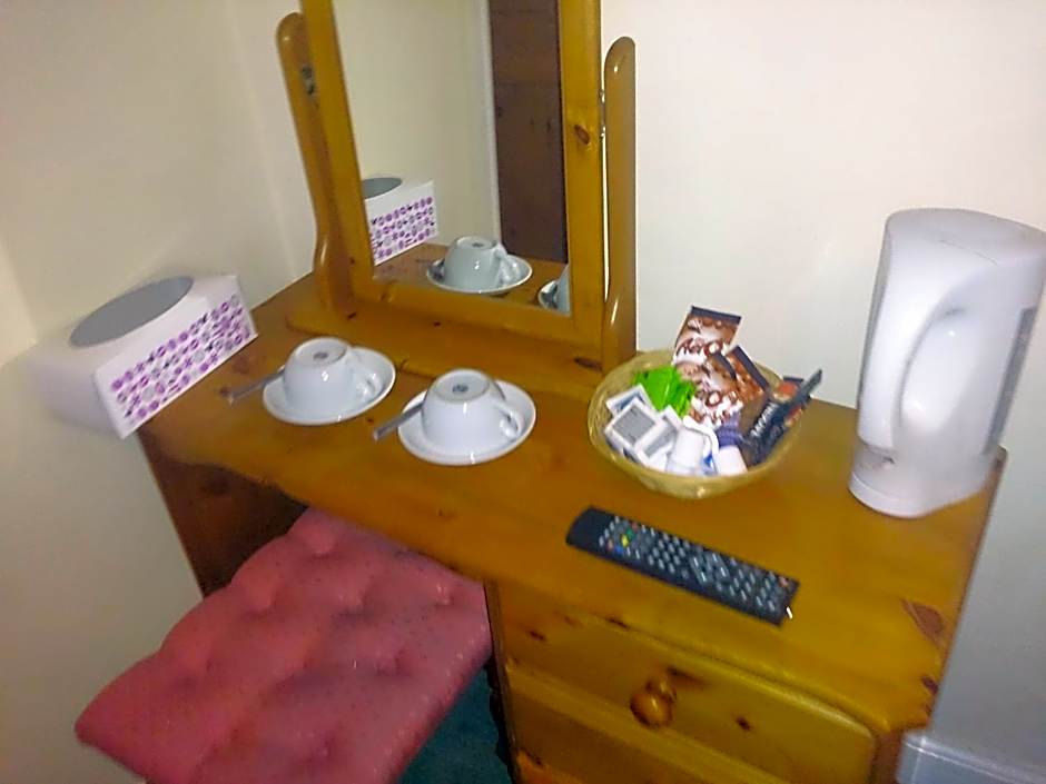 OYO Rose & Crown Hotel