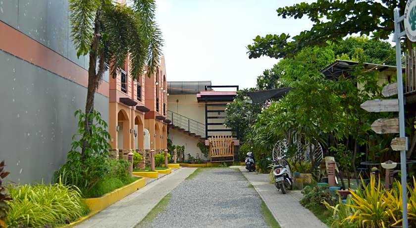 Manora Apartments and Guest House