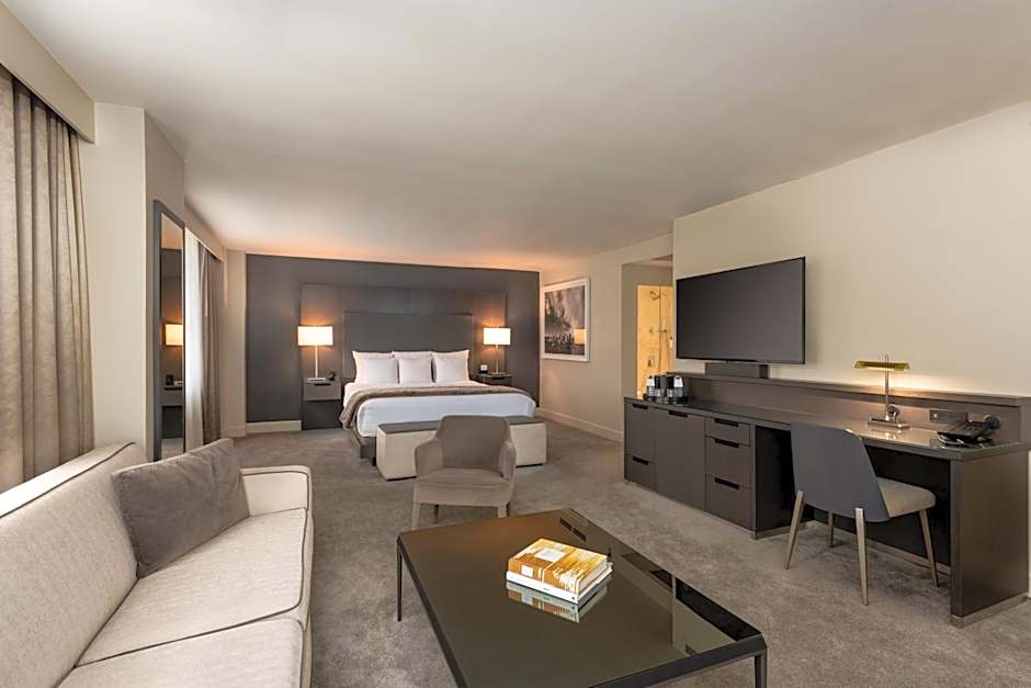 The Benson Portland, Curio Collection by Hilton