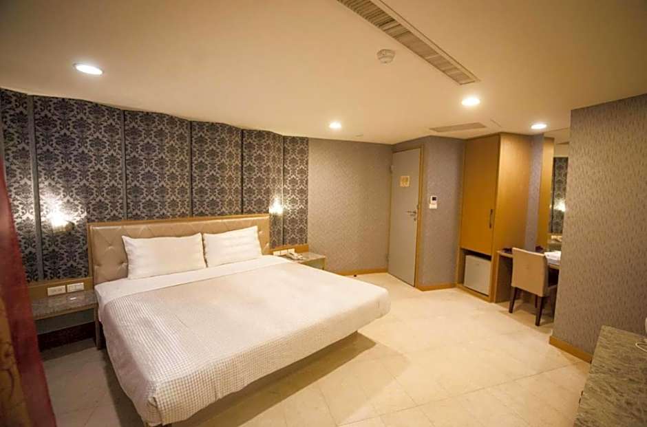 Love Hotel