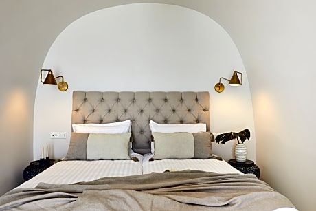 Junior Villa with Private Outdoor Heated Jacuzzi