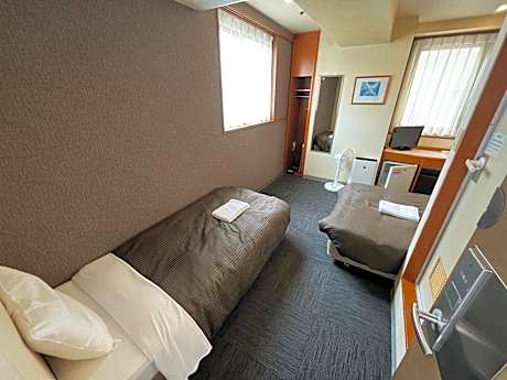 Standard Twin Room - Non-Smoking