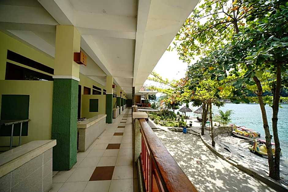 Pandu Lakeside Parapat Hotel