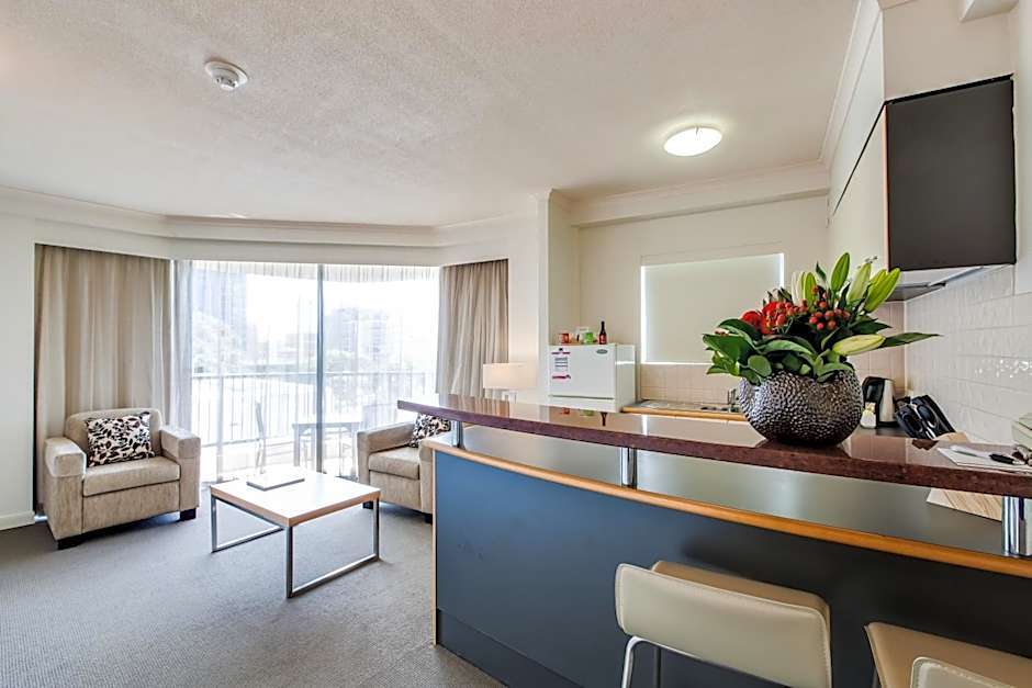 Central Cosmo Apartment Hotel