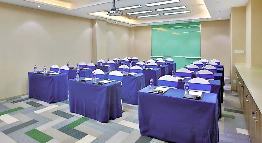 Holiday Inn Express Langfang Park View By IHG