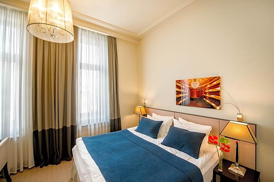 Astoria Hotel