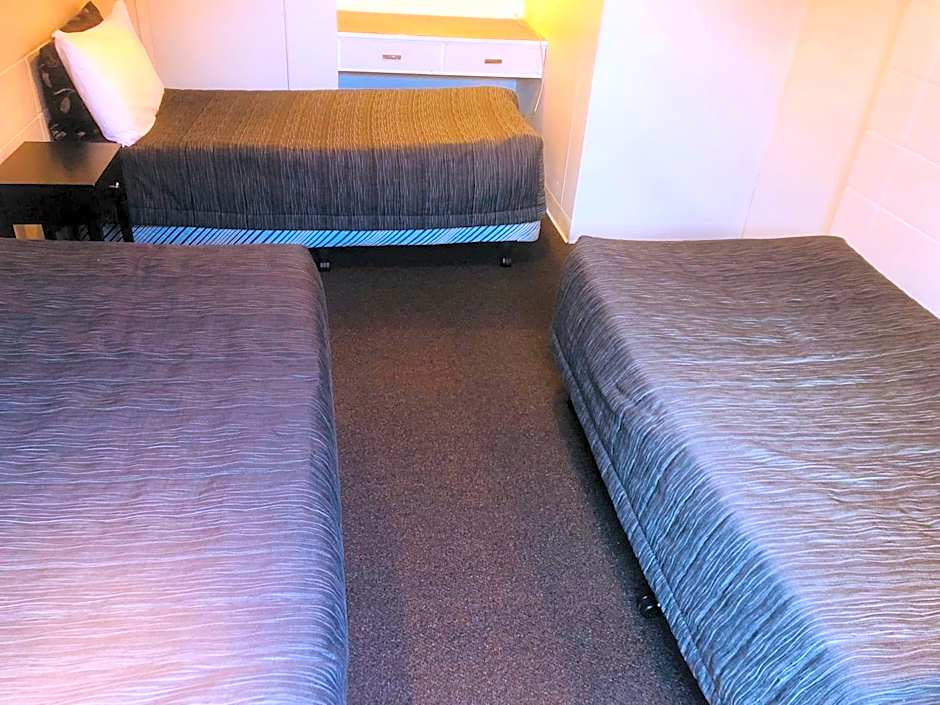 Gateway International Motel