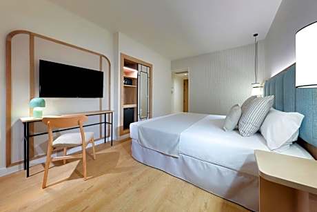 Double Room with Pool View