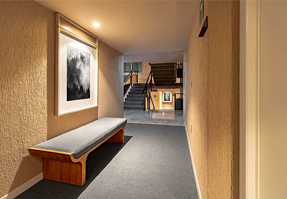 Oliva Plaza Hotel
