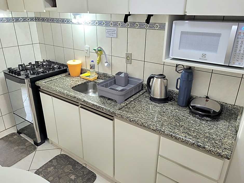 Apartamento 200 metros da praia 03 quartos com ar condicionado - Meia Praia - Itapema