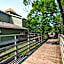 Gold Coast Inn ⁀➷ Breathtaking Sunsets ➠ Standard Lake View Room ➠ 106