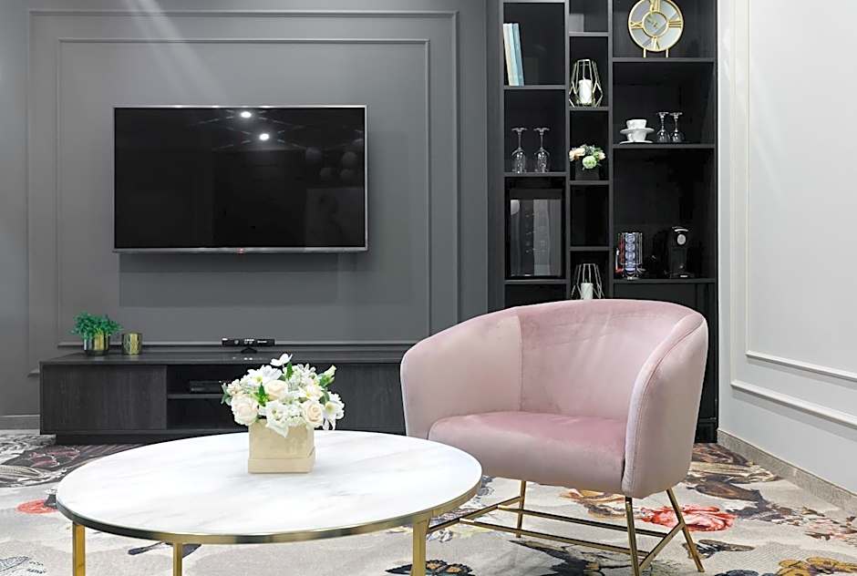 Queen Boutique Hotel