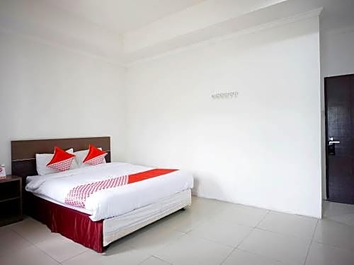 OYO 2886 Her Mandiri Guest House