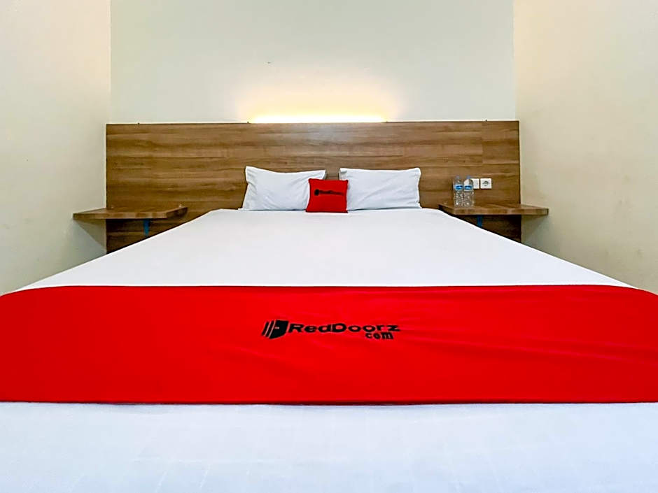 RedDoorz at Hotel Mutiara Ponorogo