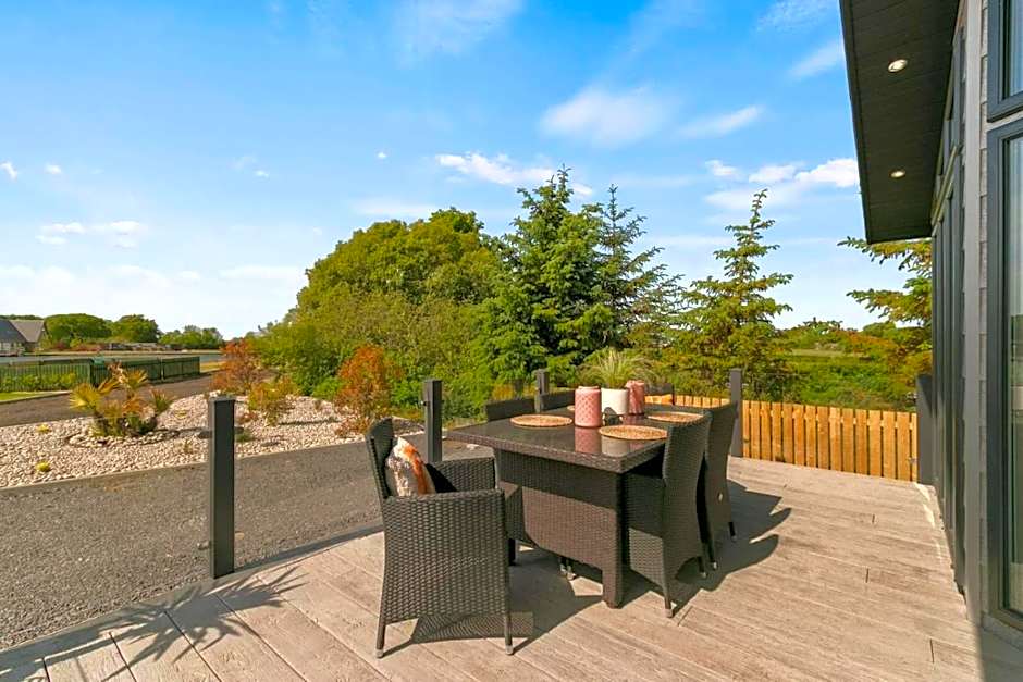 Arranview Lochside Pods & Lodges all with private Hot-tubs
