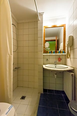 apartment with garden view