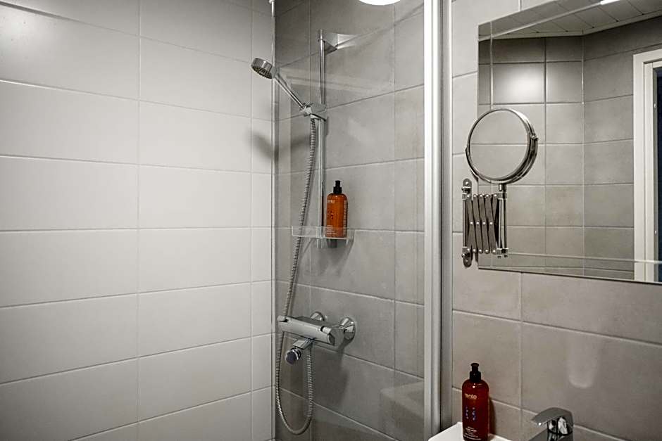 Frans & Frans - Hotel and Apartments by UHANDA