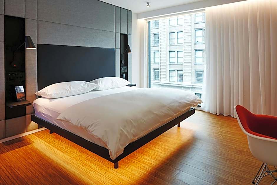 citizenM Los Angeles Downtown