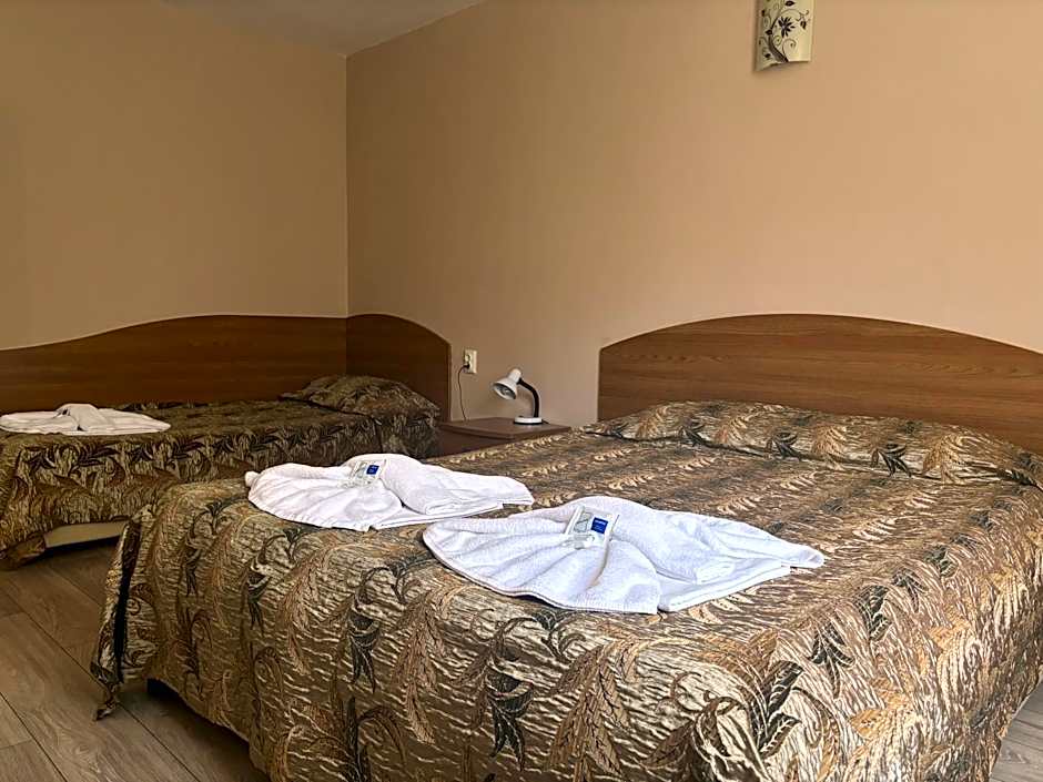 Family Hotel Central