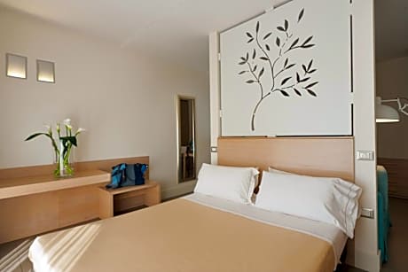 Junior Suite with Lateral Sea View