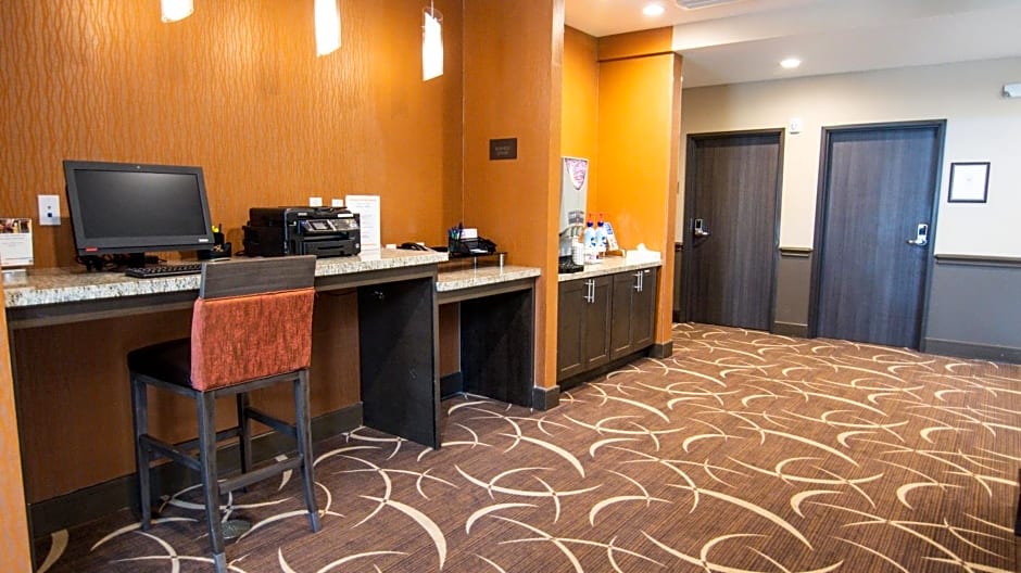 Comfort Suites Near Sam Houston Race Park