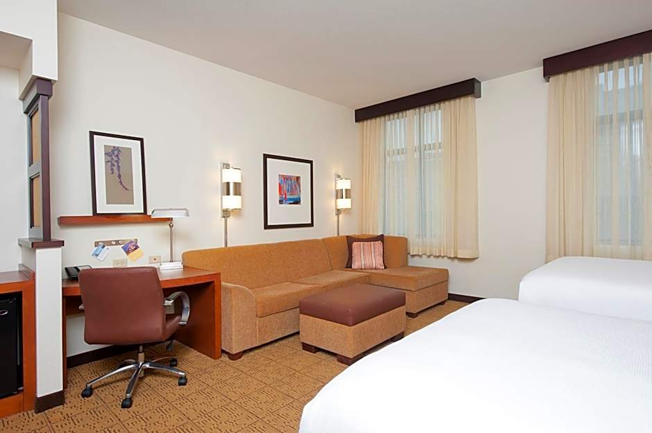 Hyatt Place Des Moines Downtown