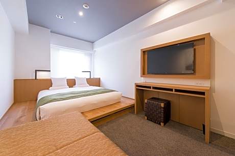 Comfort King Room - Non-Smoking