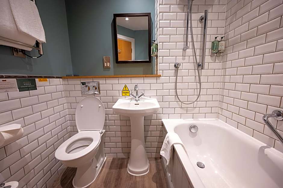 Ely Hotel by Chef & Brewer Collection