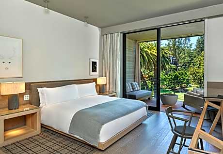 Deluxe King Room with Balcony - Streamside/Mobility Accessible