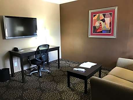 King Suite with Kitchenette - Non-smoking