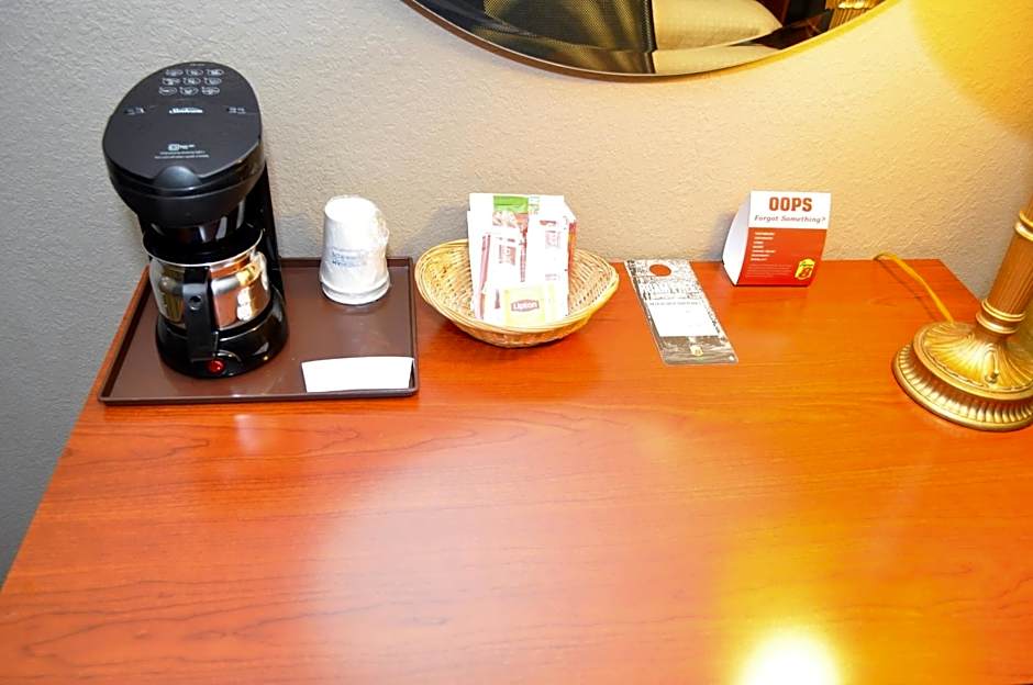 Super 8 by Wyndham Clearfield