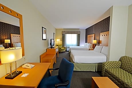 Queen Suite with Two Queen Beds