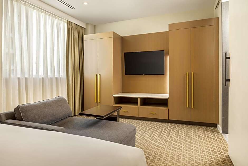 The Statler Dallas, Curio Collection By Hilton