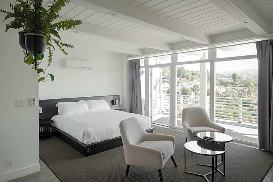 Hollywood Hills Hotel