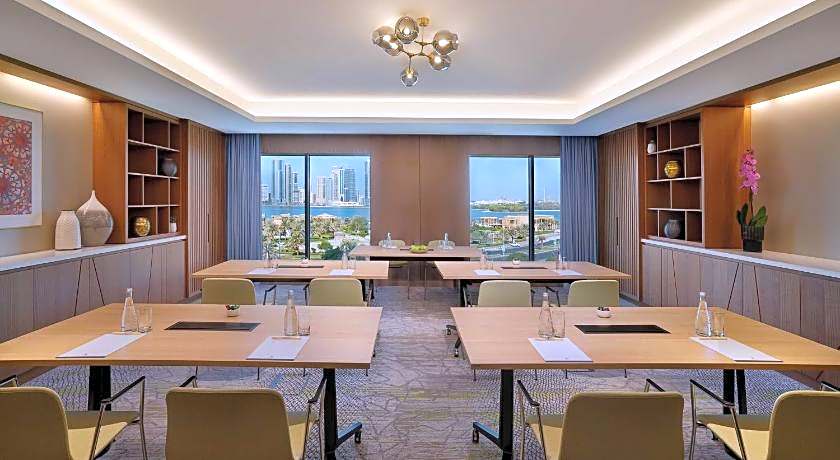 DoubleTree by Hilton Sharjah Waterfront Hotel And Residences