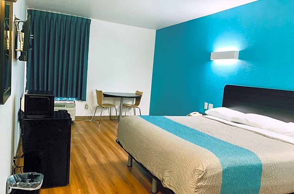 Motel 6 Lewisville, TX - Medical City
