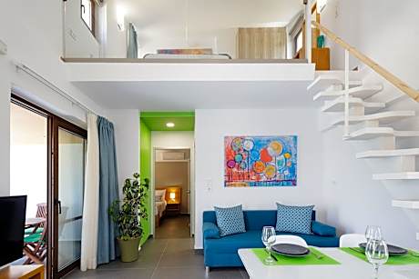 Two Bedroom Apartment with Pool View