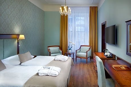 Hvezda - Premium Double or Twin Room with Wellness and Fitness Access 