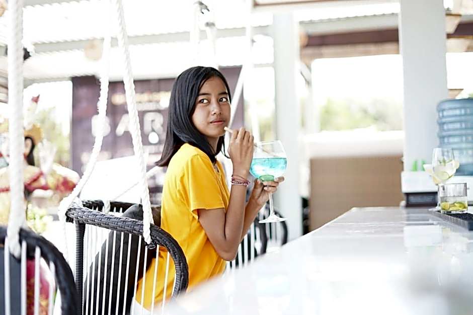 Amed Cafe & Hotel Kebun Wayan