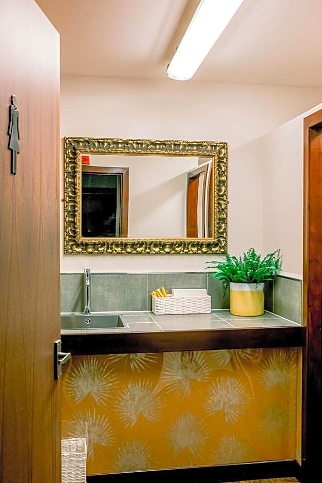 The Hillside Hotel & Restaurant