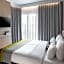 Holiday Inn Express Dusseldorf- Hauptbahnhof By IHG