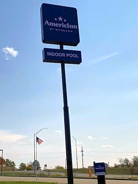 AmericInn by Wyndham Williamsburg