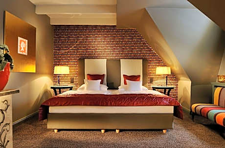 Suite with Garden View